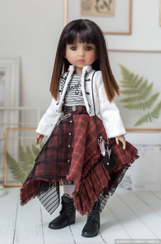 Одежда для Ruby Red Руби Ред: жакет, логслив, юбка, фартук, сумка, чулки, пояс