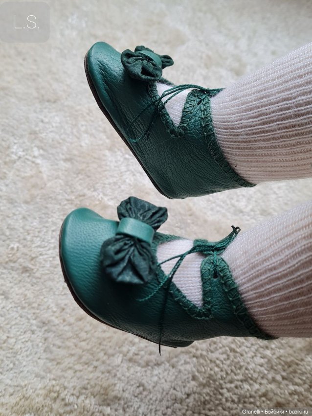 Сумочка из бисера и ботиночки для антикварной куклы (фото 3)