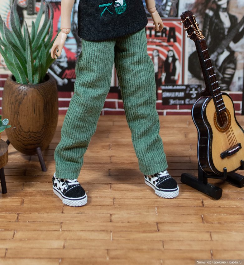 Вельветовые брюки для сицилийских псов