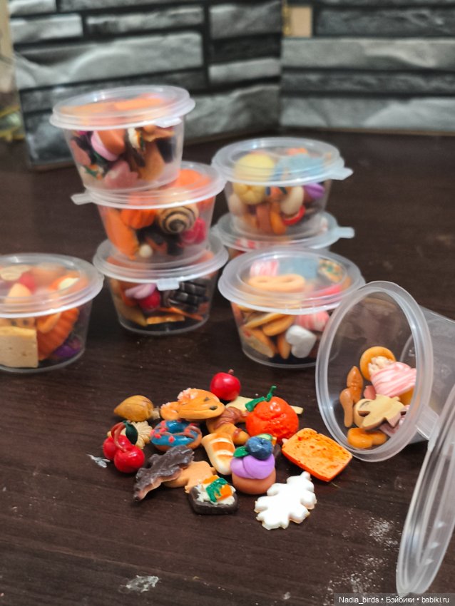 Набор случайной миниатюрной еды