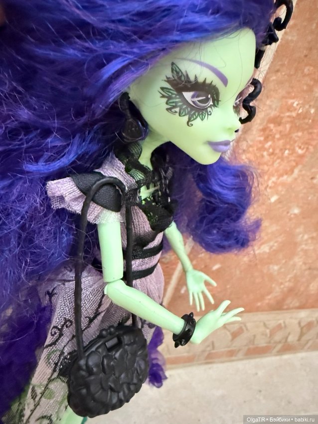 Кукла Monster High G1 Аманита Мрак и Цветение (фото 6)