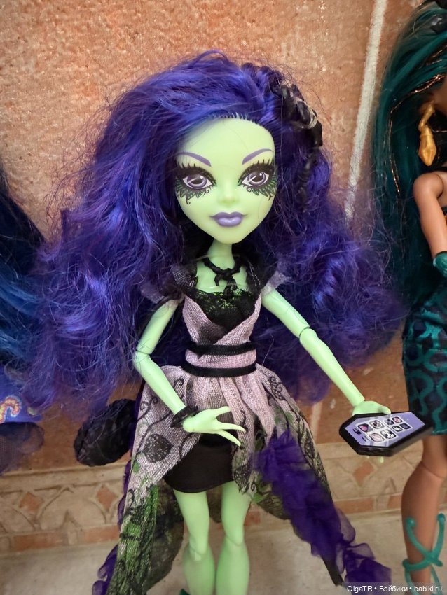 Кукла Monster High G1 Аманита Мрак и Цветение (фото 5)