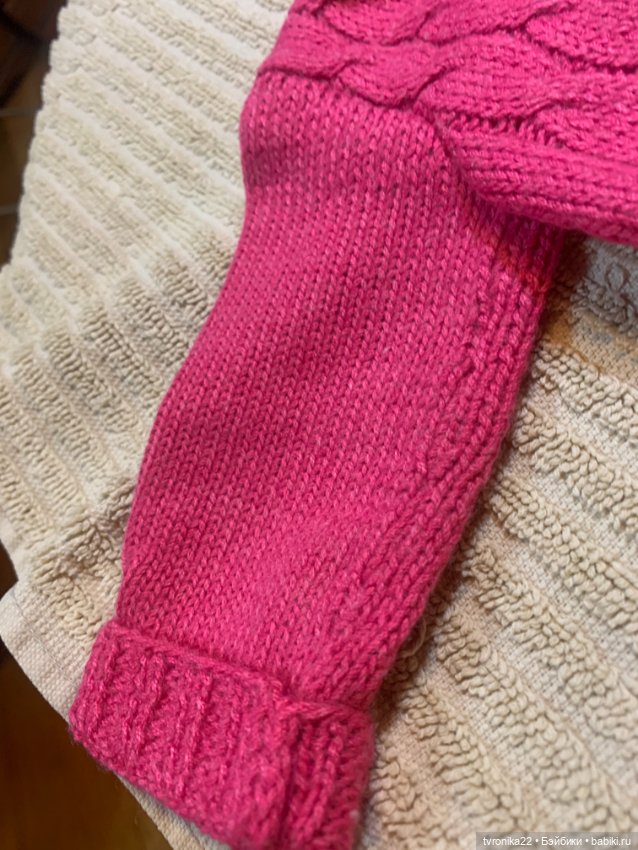 Две вязаные кофточки на кукол 55-65 см (фото 3)