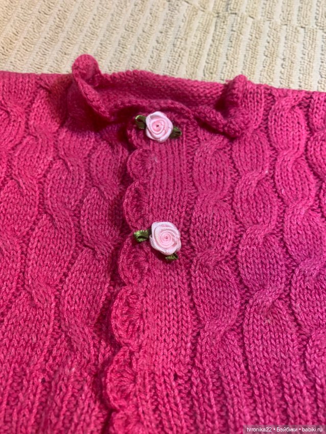 Две вязаные кофточки на кукол 55-65 см (фото 2)