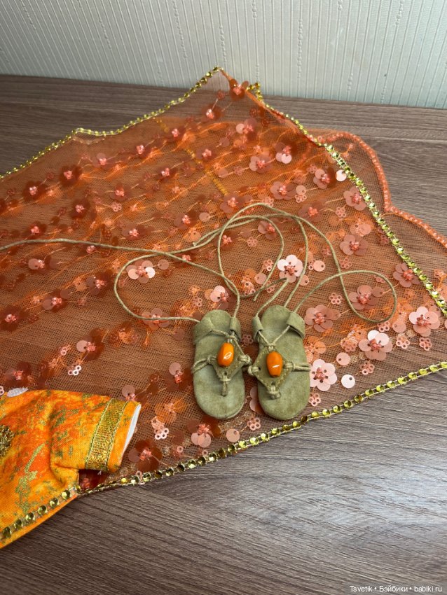 Аутфит восточной/индийской для куклы Руби Ред (фото 6)