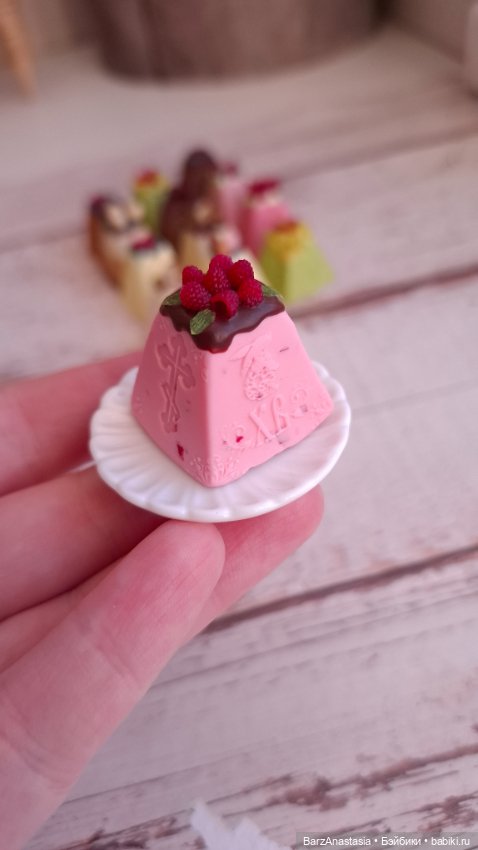 Творожные пасхи из полимерной глины (фото 3)