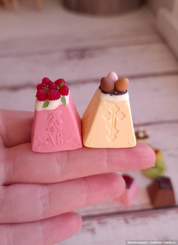 Творожные пасхи из полимерной глины (фото 6)