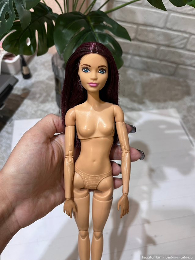 Гибрид Барби на подвижном теле