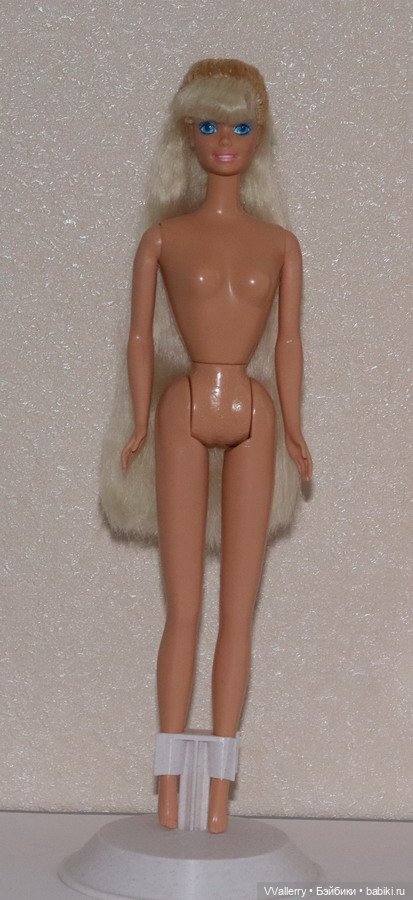 Lights & Lace Barbie 1990