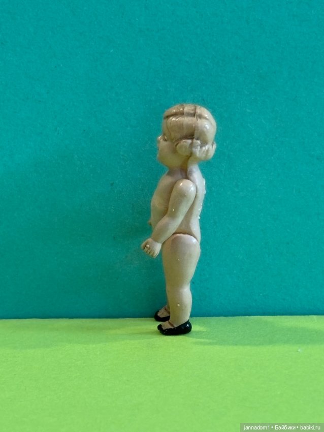 Редкая целлулоидная куколка Minerva 5 см, родной аутфит (фото 6)