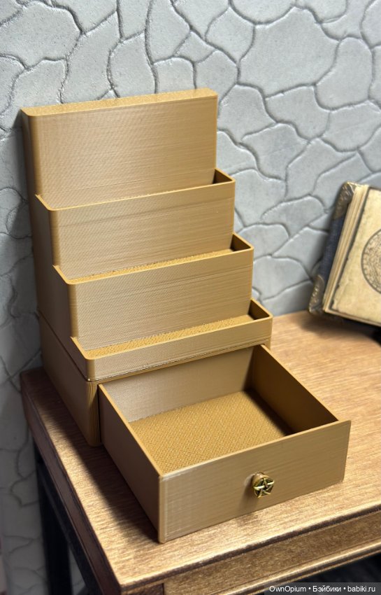 Настольный стеллаж для бутылочек 1:6