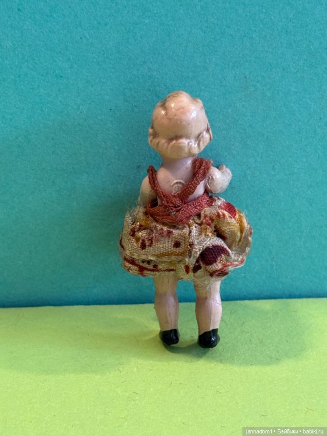 Редкая целлулоидная куколка Minerva 5 см, родной аутфит (фото 2)