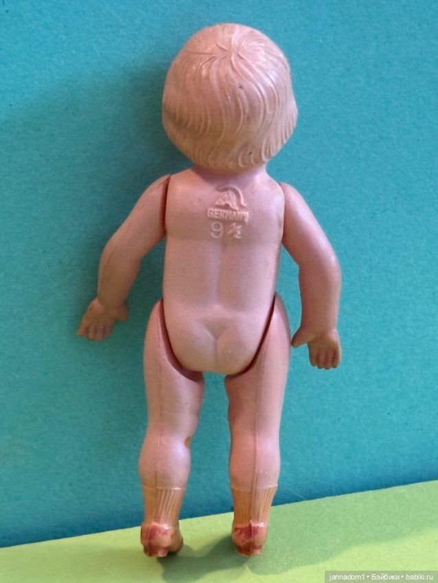 Целлулоидная куколка Minerva в красном платье, высота 9 см (фото 5)