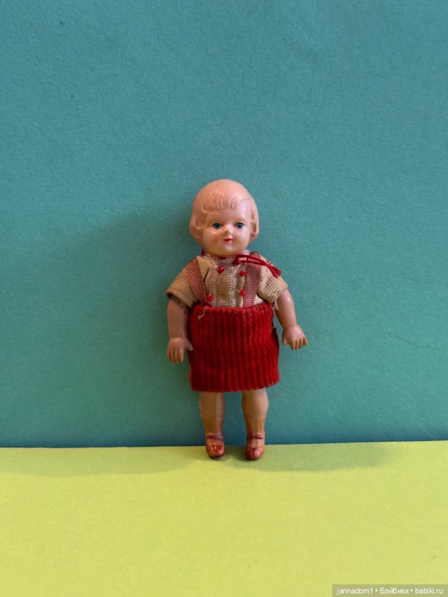 Целлулоидная куколка Minerva в красном платье, высота 9 см (фото 7)