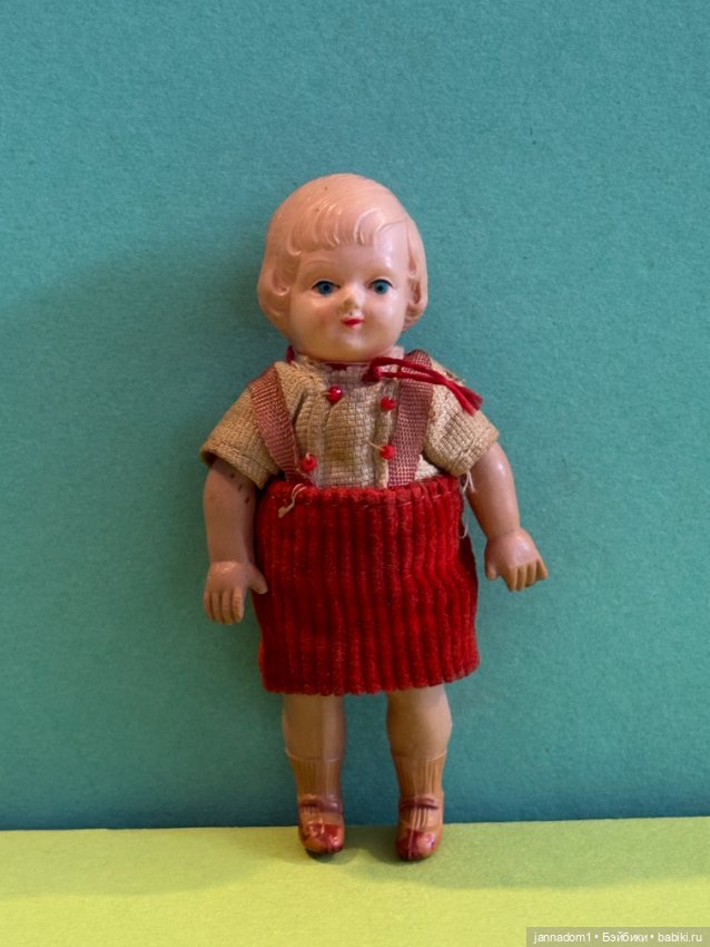 Целлулоидная куколка Minerva в красном платье, высота 9 см (фото 8)