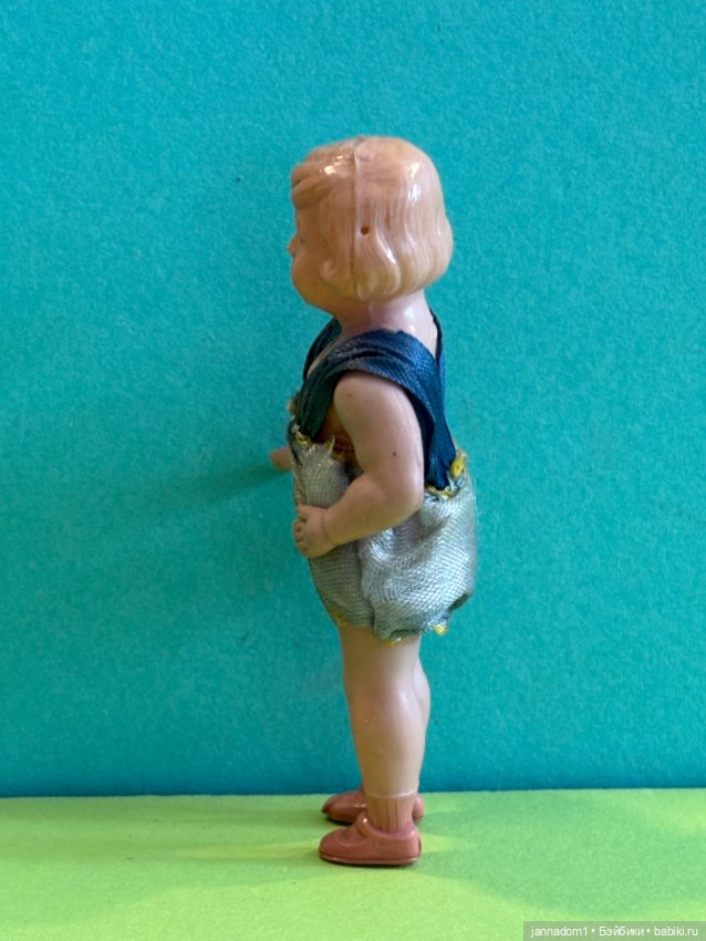 Редкая целлулоидная куколка Schildkrot, родной аутфит, высота 8 см (фото 4)