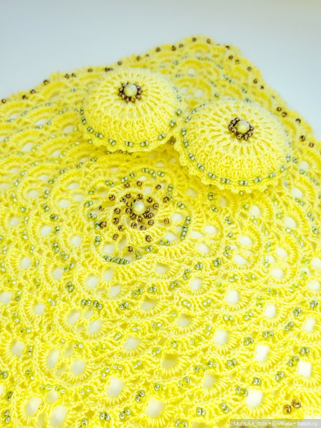 Ажурный плед с подушками — Текстиль для кукольного интерьера