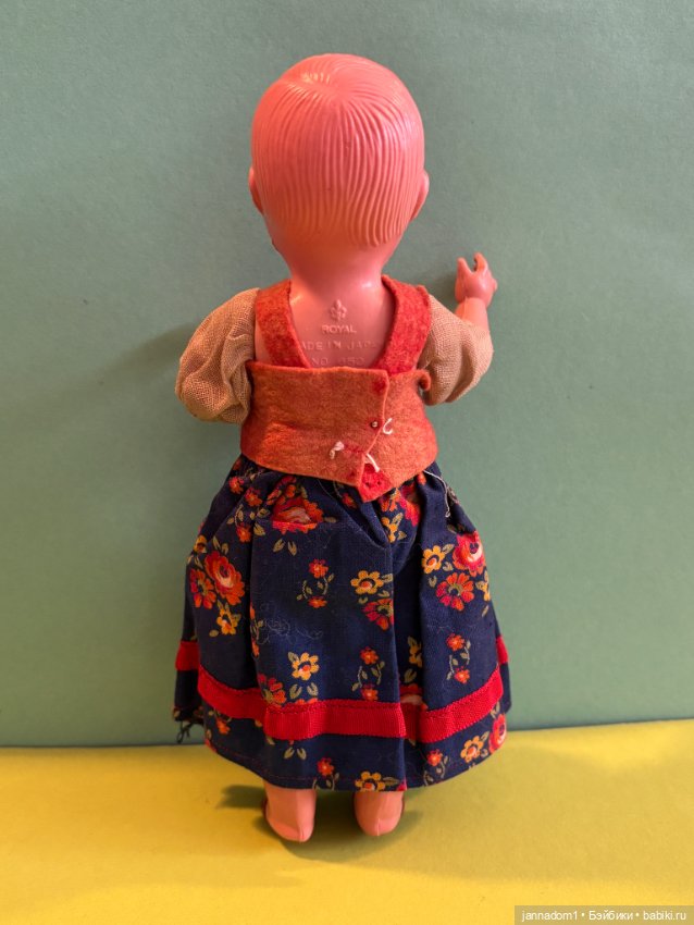 Целлулоидная японская куколка Royal с рельефными волосами, высота 20 см (фото 3)