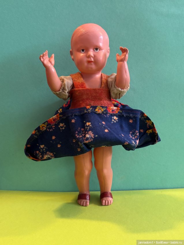 Целлулоидная японская куколка Royal с рельефными волосами, высота 20 см (фото 5)