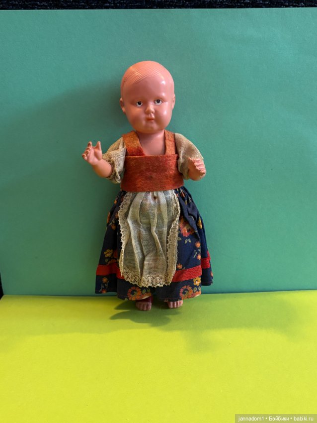 Целлулоидная японская куколка Royal с рельефными волосами, высота 20 см