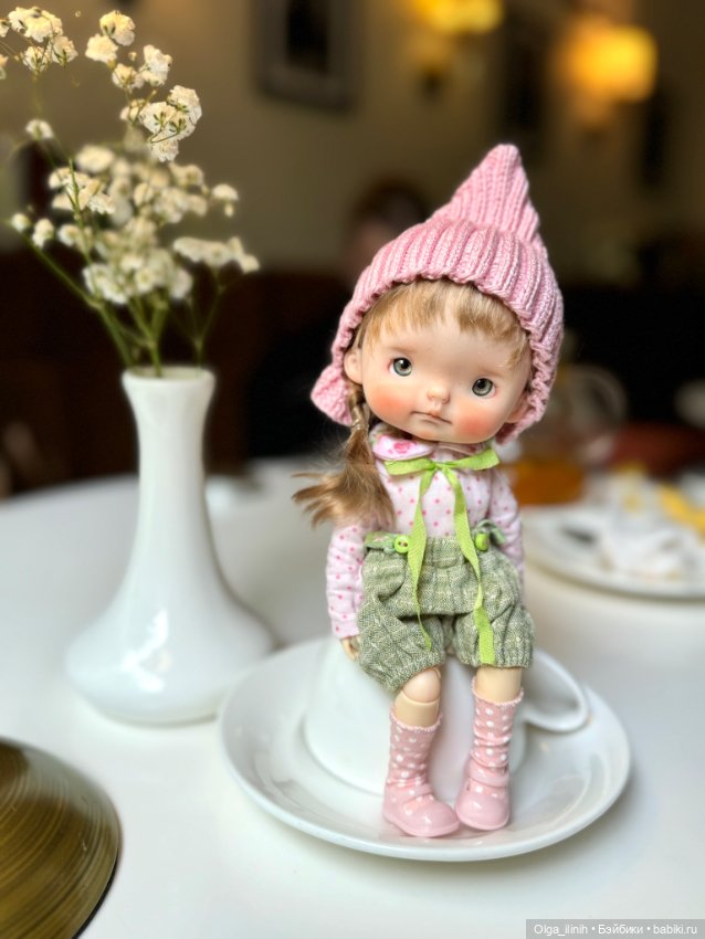 Милая девочка монст (monst) в поисках дома (фото 7)