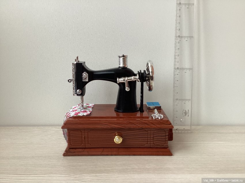 Швейная машинка — Аксессуары для кукольных фотосессий