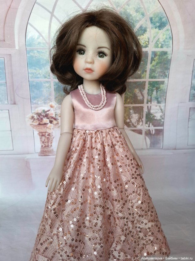 Платье для кукол Ruby Red