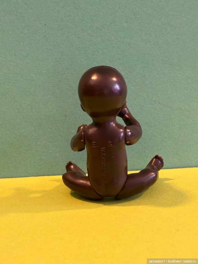 Немецкий пупсик негрик ES Emil Schwenk, высота 8 см (фото 3)