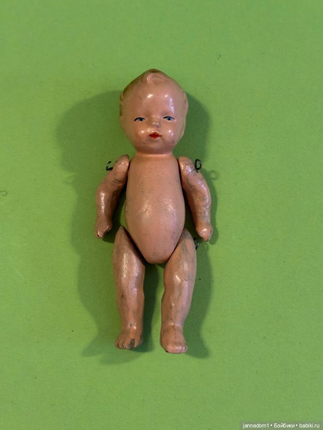 Фарфоровый немецкий пупсик с рельефными волосами, высота 8,5 см (фото 6)