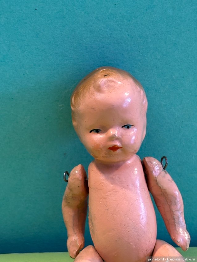 Фарфоровый немецкий пупсик с рельефными волосами, высота 8,5 см (фото 8)