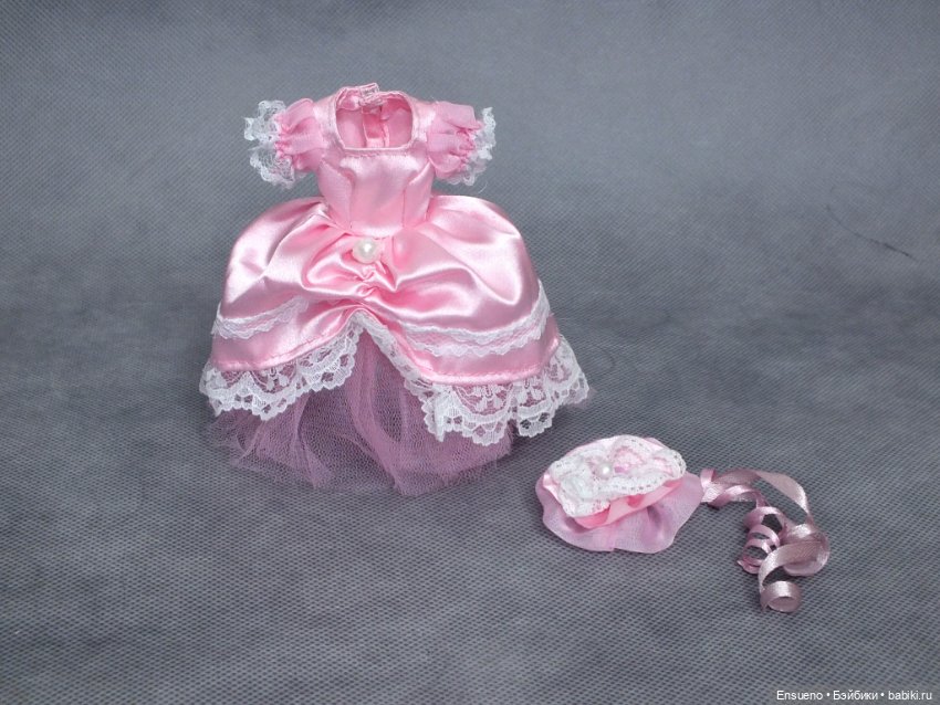 Платье и шляпка для кукол Братц (Bratz)