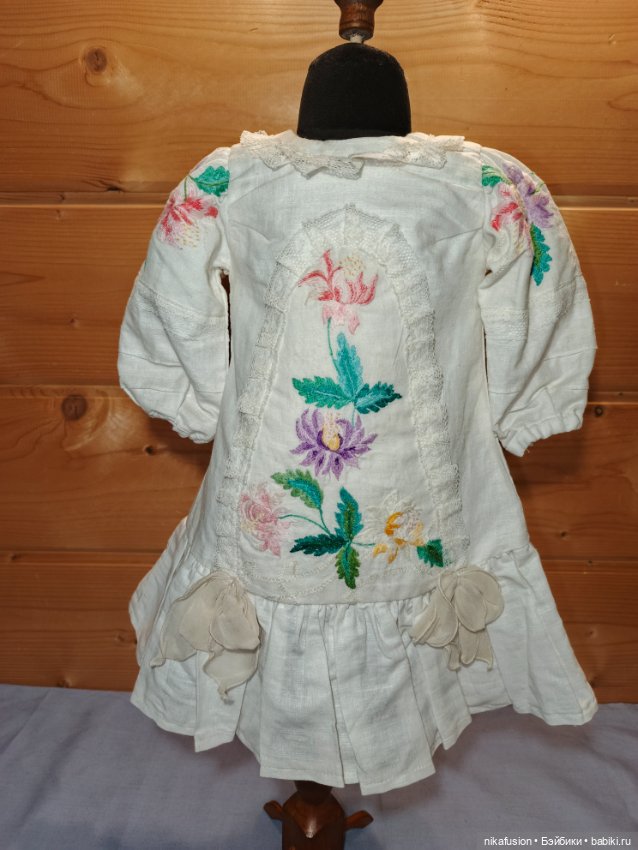 Платье на антикварную или винтажную куклу рост 58-60 см