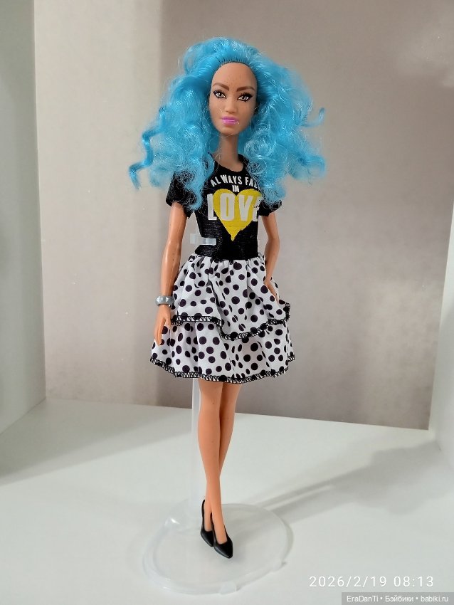 Гибрид из головы Barbie Extra #4 Zippered Bomber Jacket Doll на теле Fashionistas #108