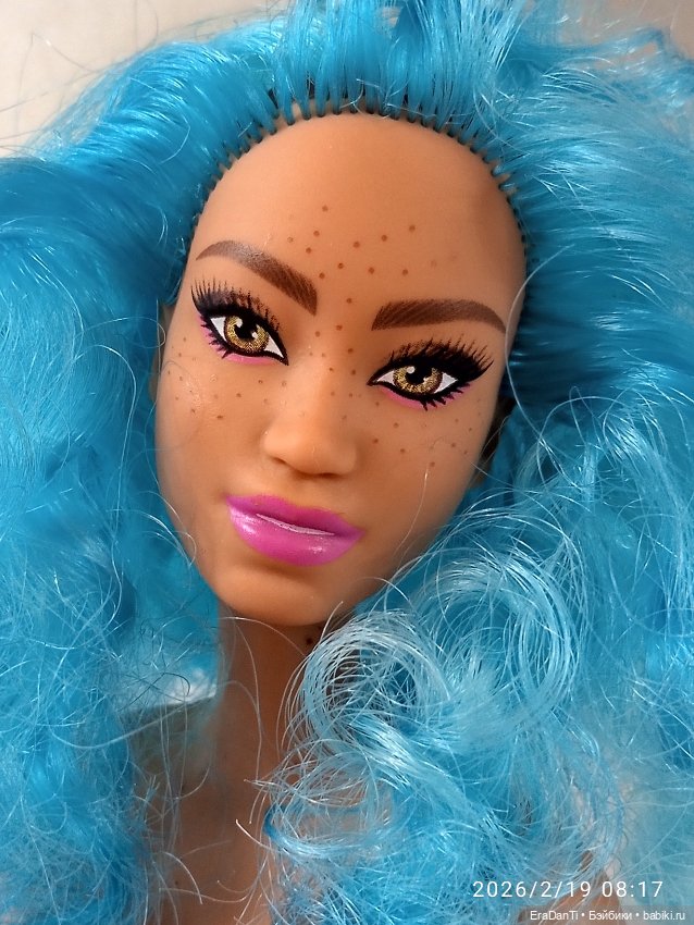 Гибрид из головы Barbie Extra #4 Zippered Bomber Jacket Doll на теле Fashionistas #108