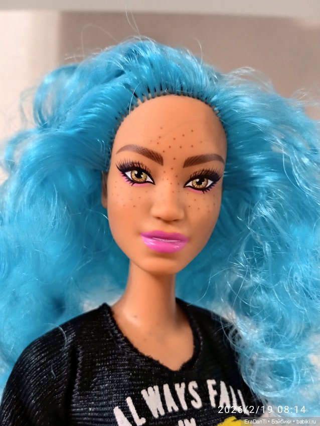 Гибрид из головы Barbie Extra #4 Zippered Bomber Jacket Doll на теле Fashionistas #108 (фото 2)