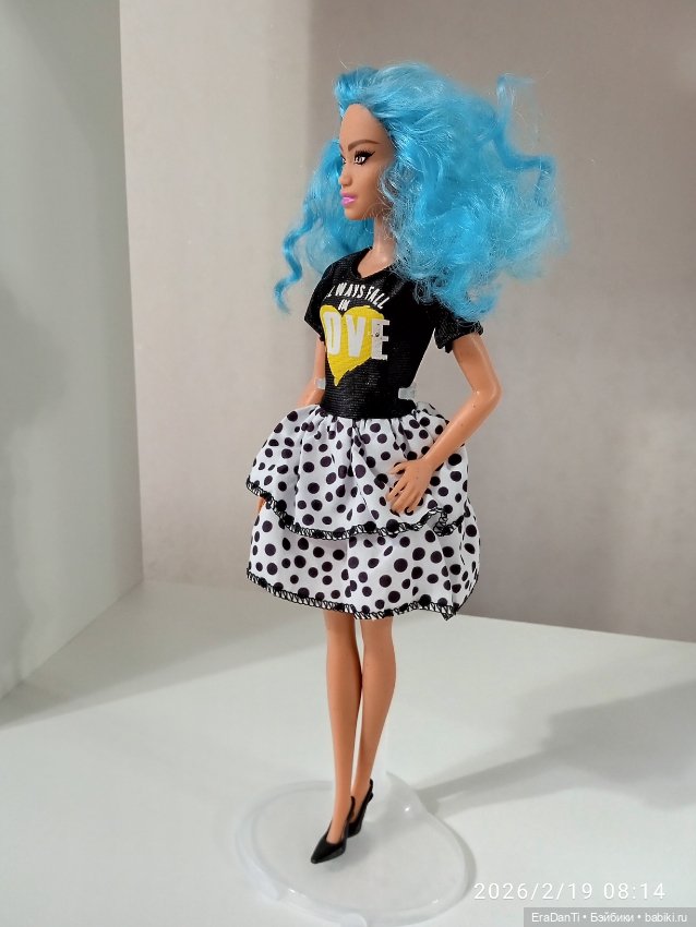 Гибрид из головы Barbie Extra #4 Zippered Bomber Jacket Doll на теле Fashionistas #108 (фото 3)