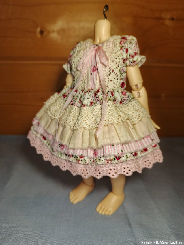 Нарядное платье на куклу БЖД 1/6