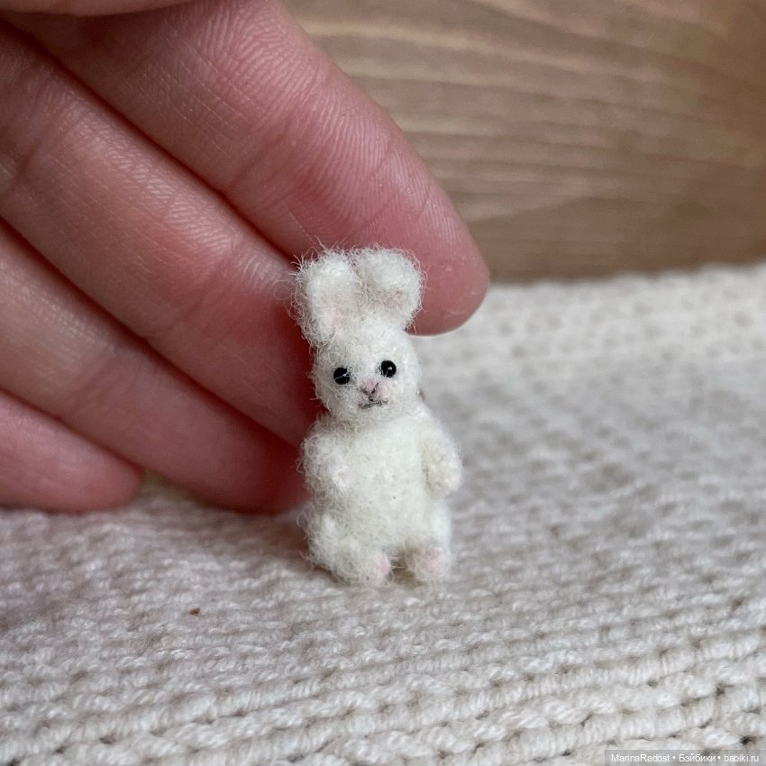 Микро зайчик. Игрушка для куклы (фото 6)