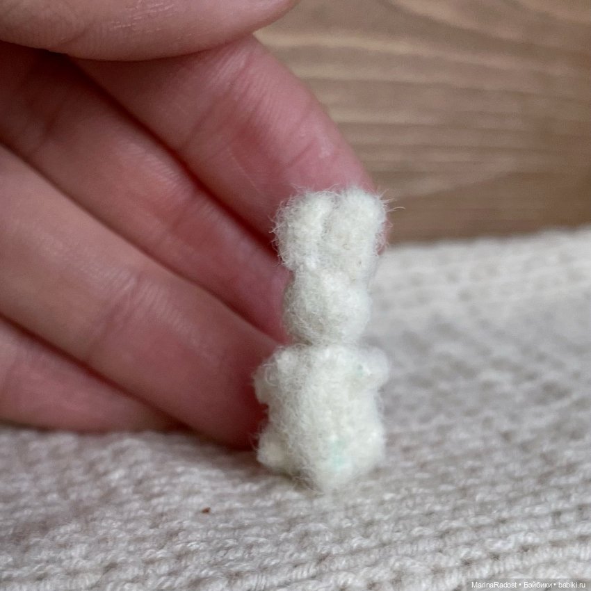 Микро зайчик. Игрушка для куклы (фото 8)