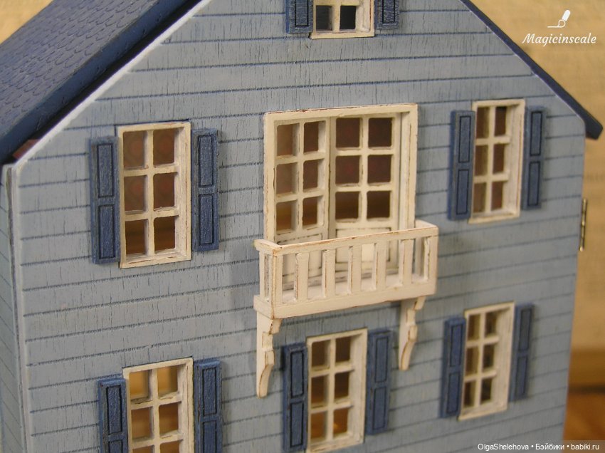Потрясающий кукольный домик с подсветкой в масштабе 1:90 (фото 3)