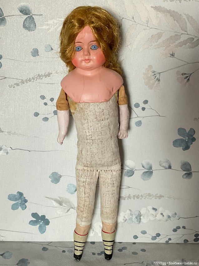 Дама приятной наружности из папье- маше