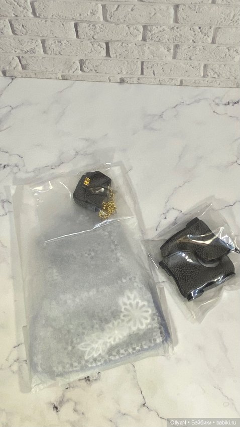 Аутфит Кики Руби Ред — Одежда для кукол