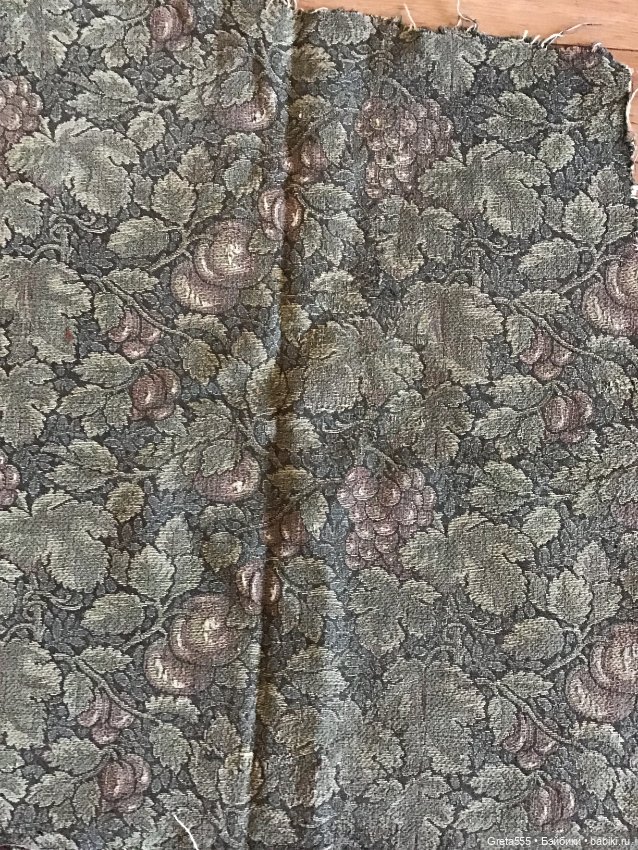 Антикварный гобелен для обивки кукольной мебели или домика (фото 2)