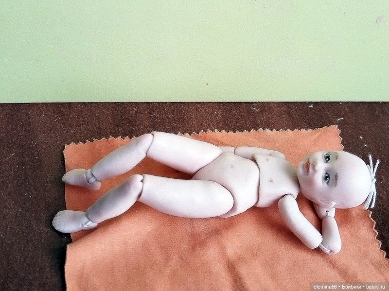 Маленькая шарнирная куколка Агния (фото 7)