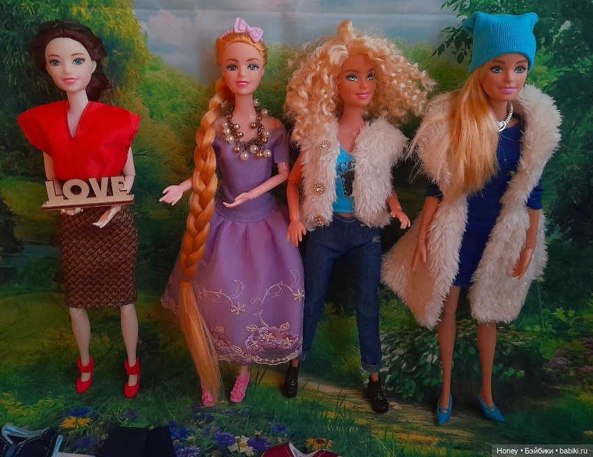 Лот кукол, одежды и обуви