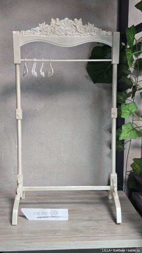 Вешалка для бжд кукол — Миниатюра для кукол