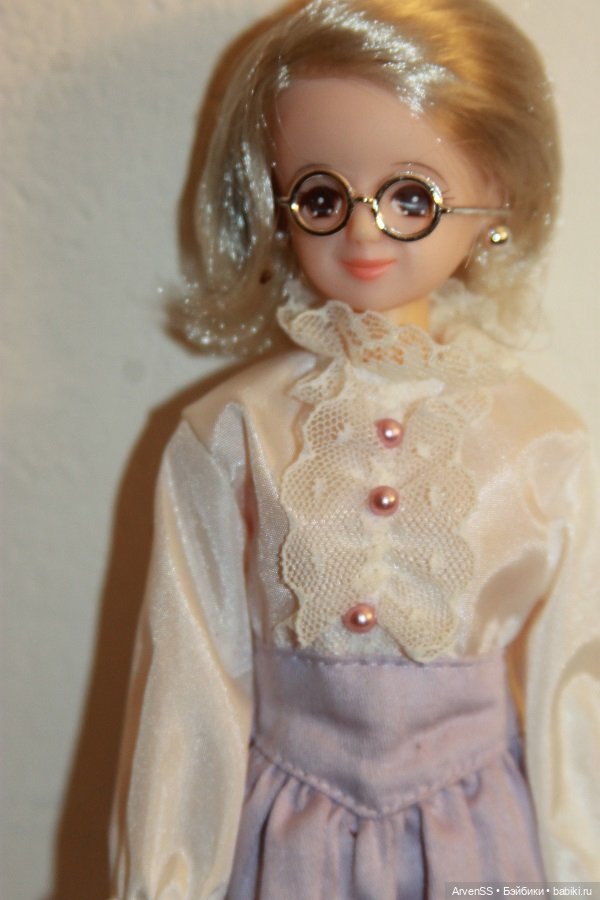 Бабушка Ликки со стороны отца (Милен Мирамонд) компании Такара (фото 2)