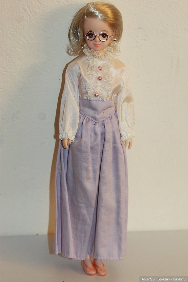 Бабушка Ликки со стороны отца (Милен Мирамонд) компании Такара