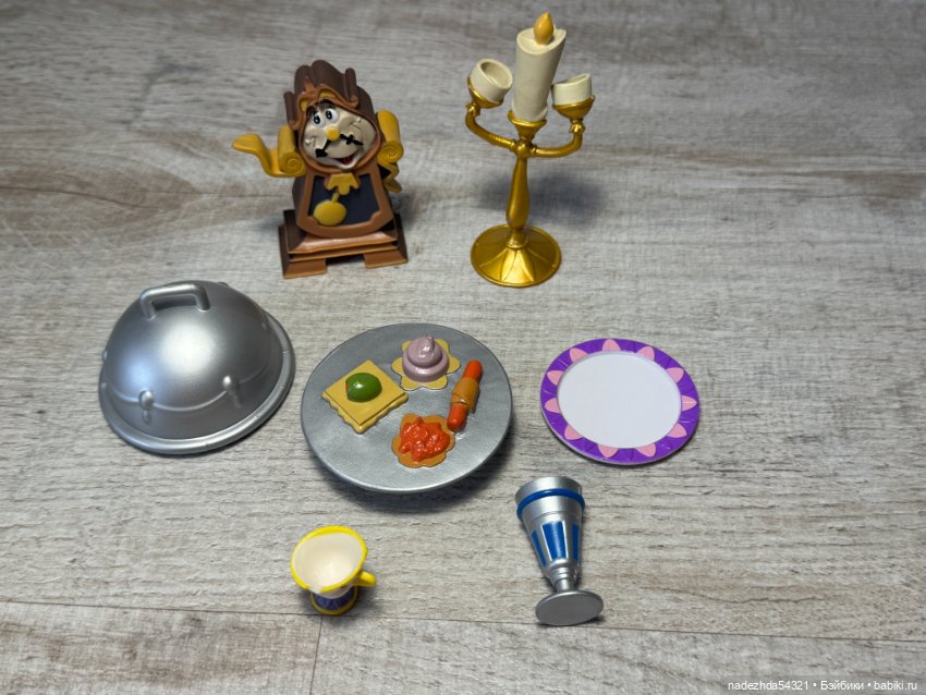 Аксессуары из игрового набора "Ужин с куклой Белль" — Красавица и Чудовище