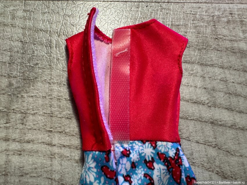 Платье из игрового набора Барби с рабочим столом (фото 3)